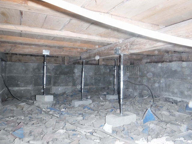 床下調査鋼製束設置