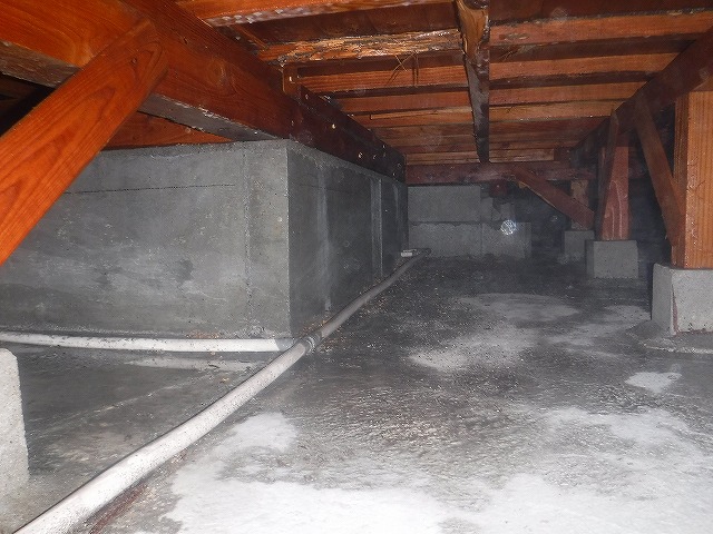 床下への土壌処理 | 北九州市若松区    