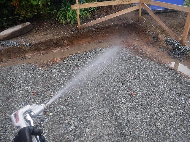 小郡市新築シロアリ予防消毒工事土壌処理2