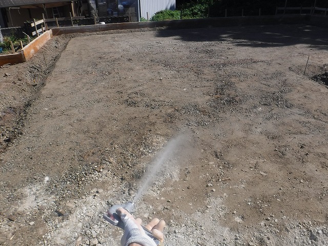 遠賀郡新築シロアリ予防消毒工事土壌処理2