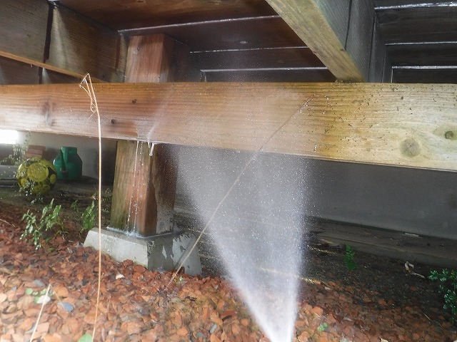 バリア工法とベイト工法・シロアリ駆除方法の違いとは